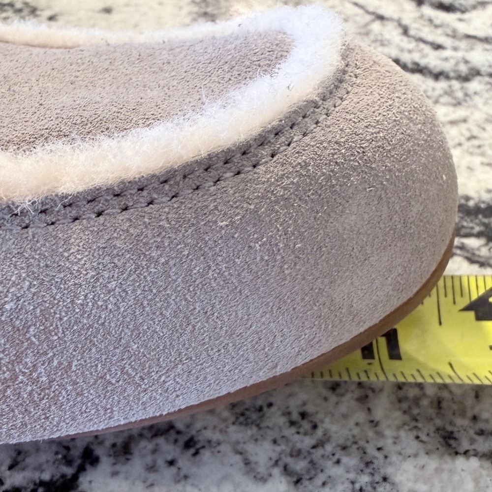 UGG Women's Gray Suede Sheepskin Lined Moccasin Slippers Comfort Shoes‎ Size 12 - Picture 15 of 16
